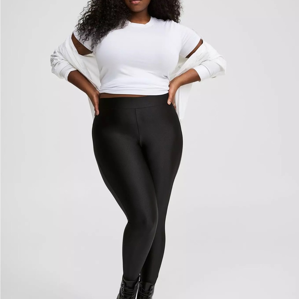 NWT Torrid Liquid Leggings